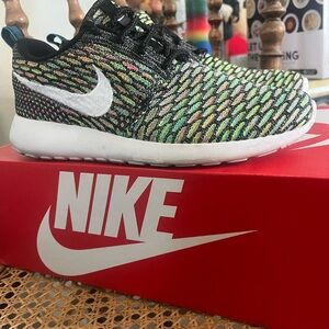 Nike Roshe Run Flyknit Multicolor Black White Sneakers